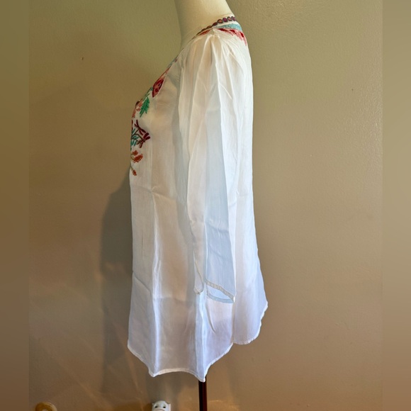 Johnny Was White V-Neck Tunic with Dragonfly and Floral Embroidery - Picture 4 of 6